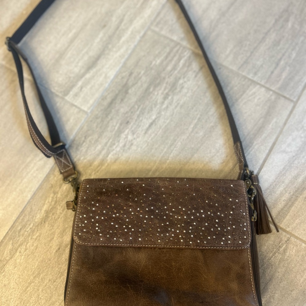 Stylish Brown Crossbody Bag with Textured Leather